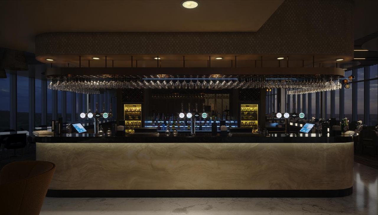 Hotel La Tour Милтон-Кейнс Экстерьер фото