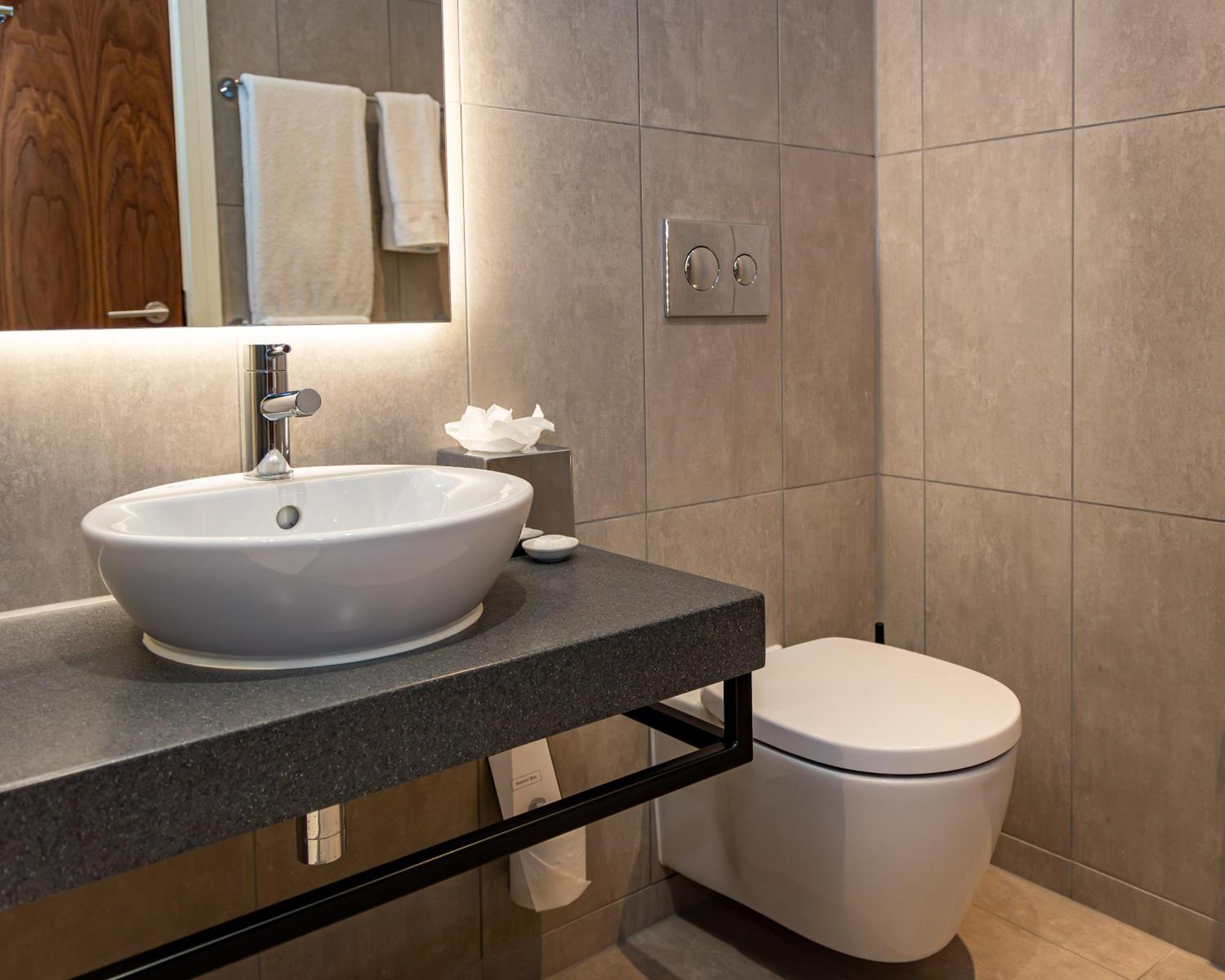 Hotel La Tour Милтон-Кейнс Экстерьер фото